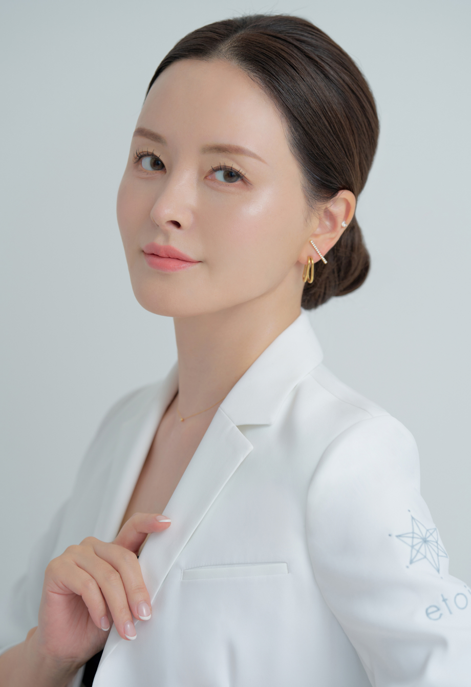 etoile clinic 院長 吉川 里沙